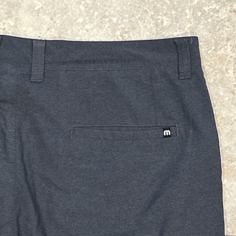 Travis Mathew Sand Harbor 9" Shorts Mens 36 Grey Stretch Golf Performance Preppy